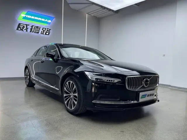 Volvo S90 — Фото автомобиля 4