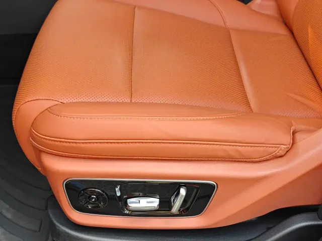 Li Auto L7 — Фото автомобиля 8