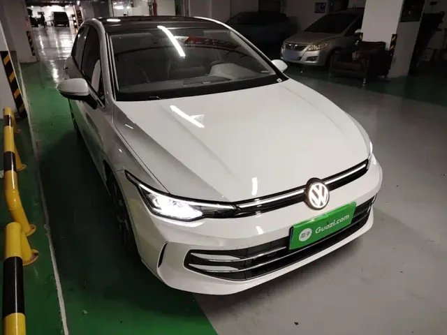 Volkswagen Golf — Фото автомобиля 3