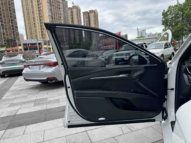 Toyota Camry — Фото автомобиля 15