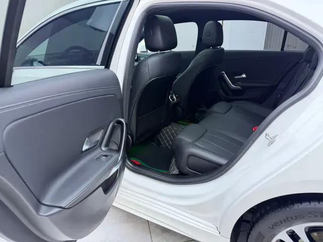 Mercedes-Benz A-Class — Фото автомобиля 15