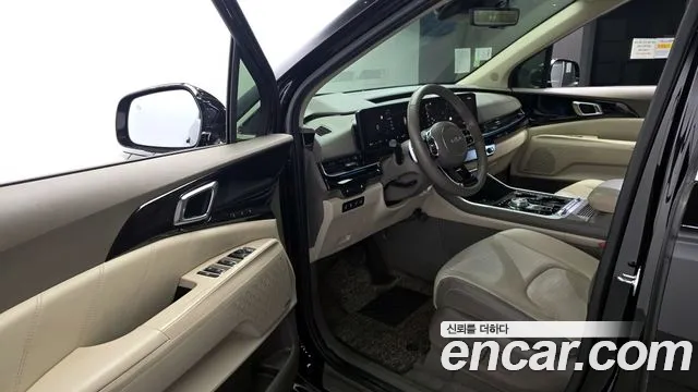 Kia Carnival Generation 4 — Фото автомобиля 10