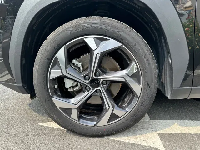 Geely Boyue L 2024 1.5TD DCT Premium Edition — Фото автомобиля 20