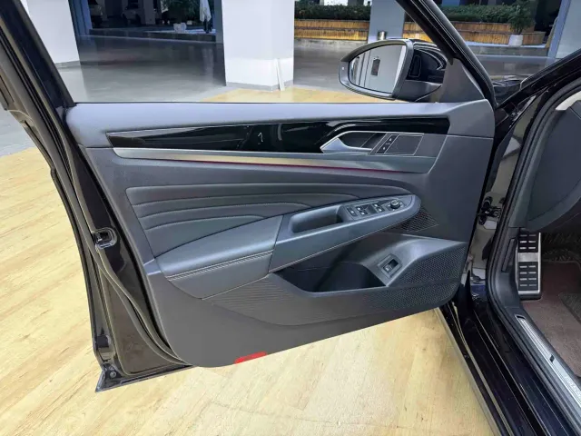 Volkswagen Passat — Фото автомобиля 6