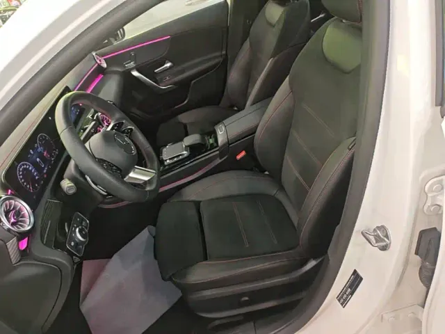 Mercedes-Benz A-Class — Фото автомобиля 14