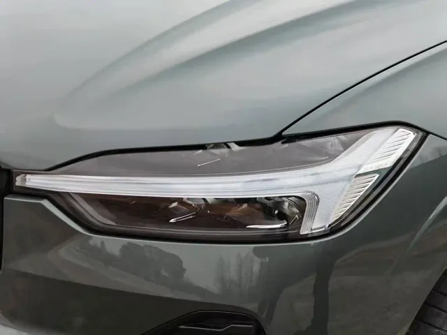 Volvo XC60 — Фото автомобиля 13