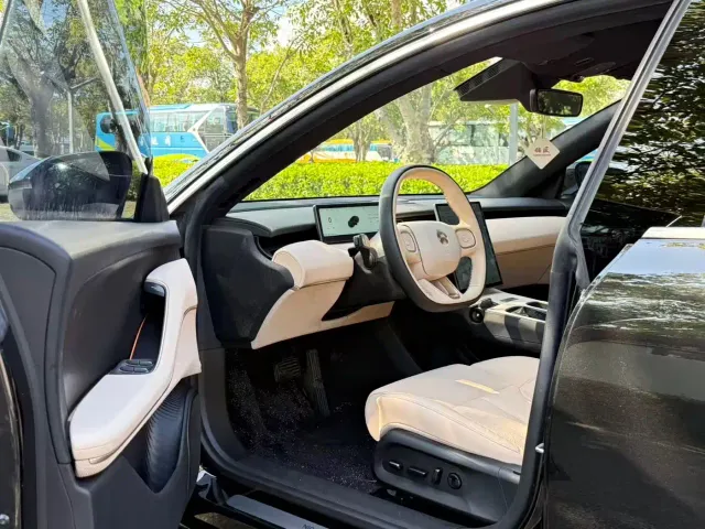 Nio ET5 — Фото автомобиля 6