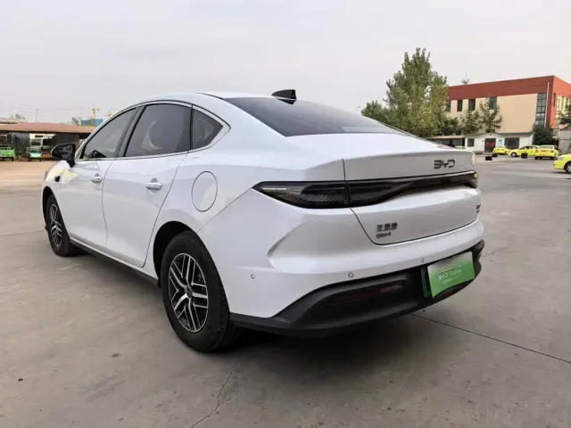 BYD Seal 05 DM-i — Фото автомобиля 8