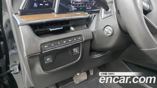 Cadillac Escalade — Фото автомобиля 26