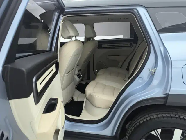 Geely ICON — Фото автомобиля 11