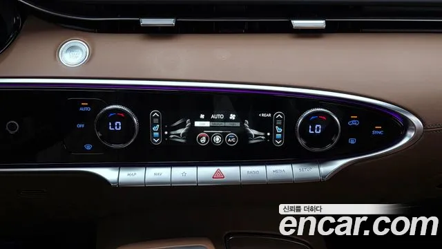 Genesis GV70 — Фото автомобиля 23