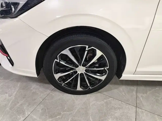 Changan Eado — Фото автомобиля 22
