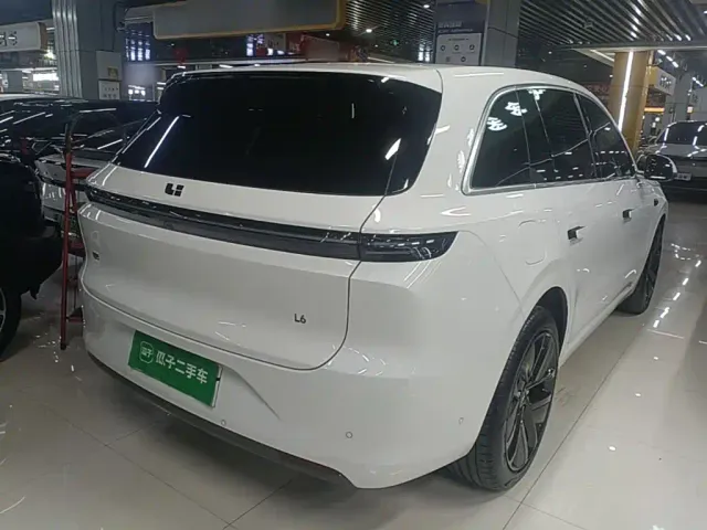 Li Auto L6 — Фото автомобиля 6