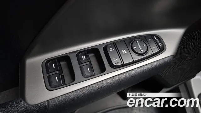 Kia Niro — Фото автомобиля 28
