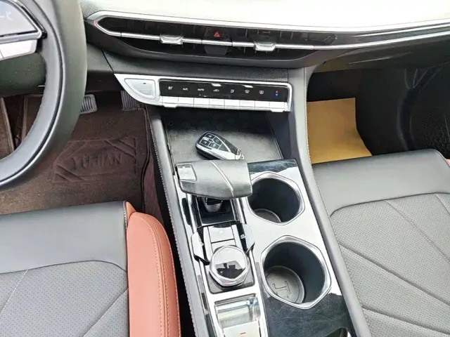 Changan Eado — Фото автомобиля 13