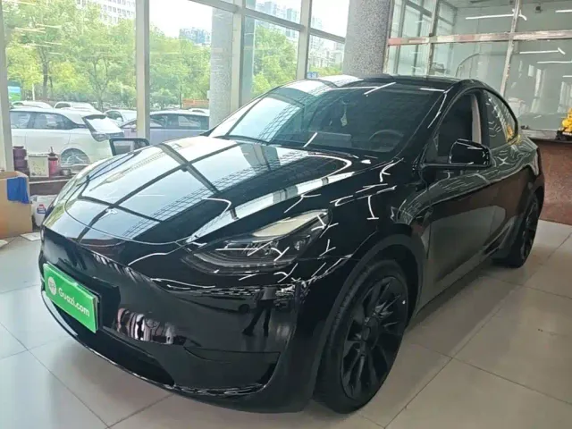 Фотография автомобиля — Tesla Model Y
