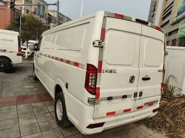 Dongfeng Yufeng EM27 — Фото автомобиля 4