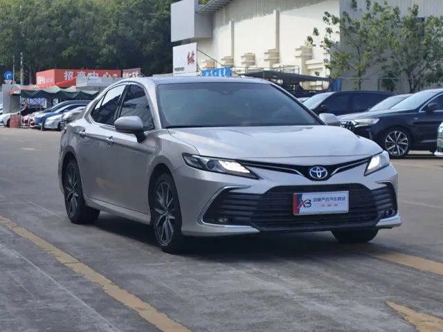 Toyota Camry — Фото автомобиля 3