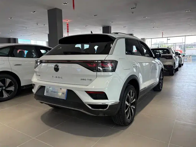 Volkswagen T-Roc — Фото автомобиля 4