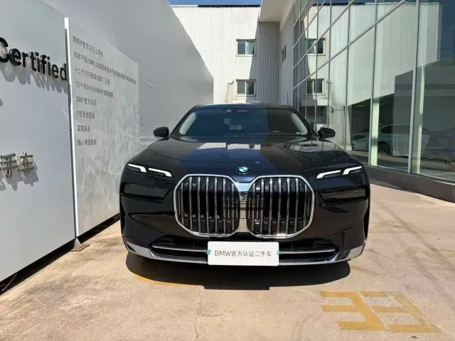 BMW 7 Series — Фото автомобиля 2