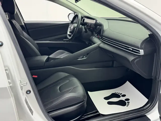 Hyundai Elantra — Фото автомобиля 14
