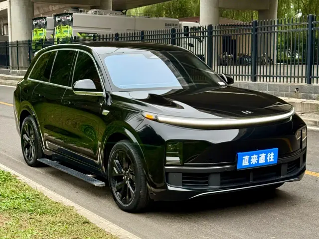 Li Auto L8 — Фото автомобиля 3