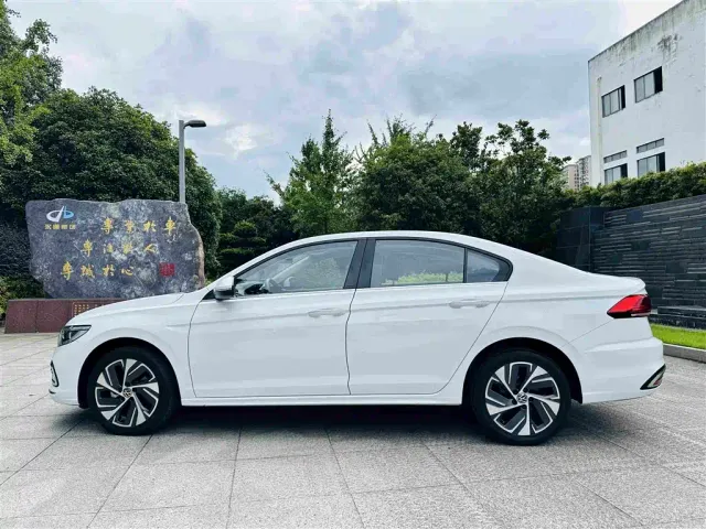 Volkswagen Bora — Фото автомобиля 10
