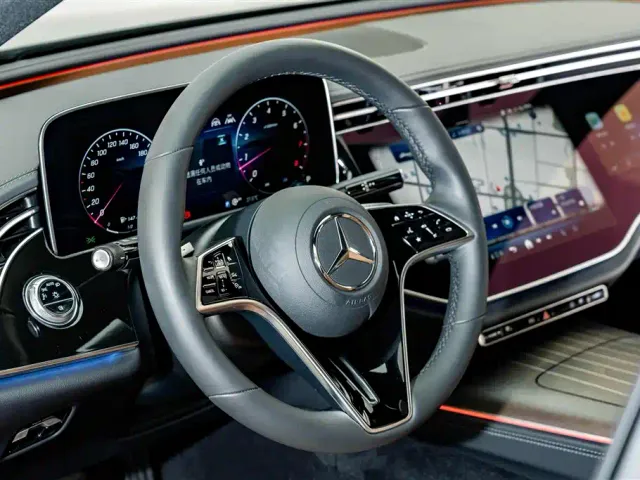 Mercedes-Benz E-Class — Фото автомобиля 11