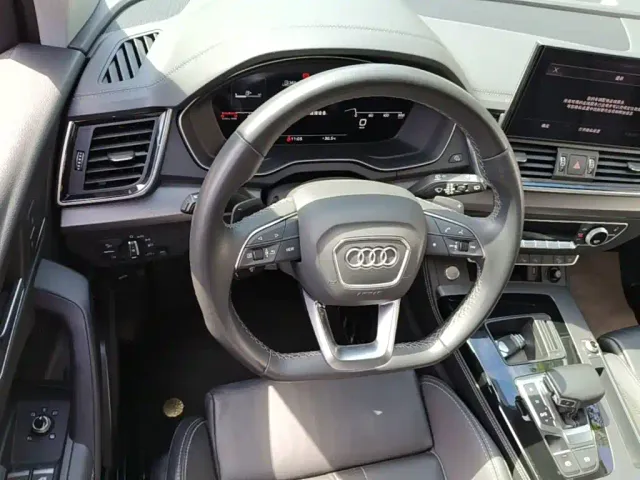 Audi Q5L — Фото автомобиля 10