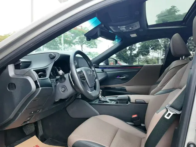 Lexus ES — Фото автомобиля 5