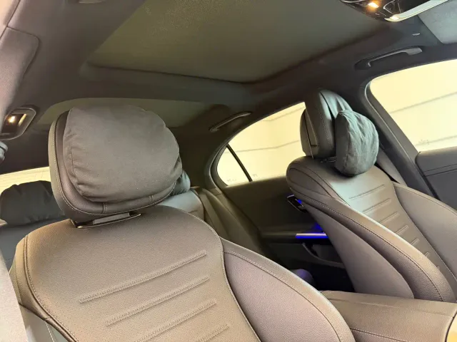 Mercedes-Benz C-Class — Фото автомобиля 12