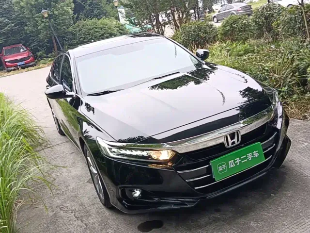 Honda Accord — Фото автомобиля 3