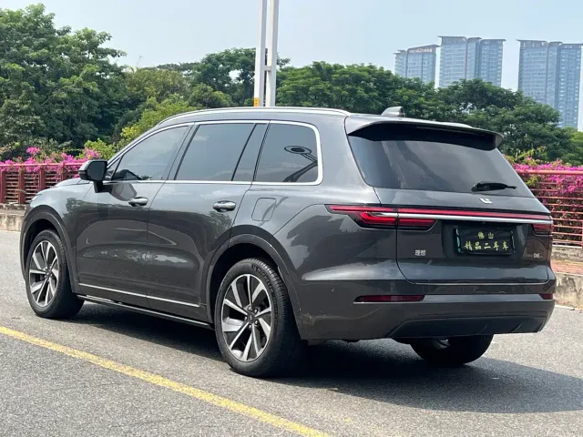 Li Auto ONE — Фото автомобиля 5