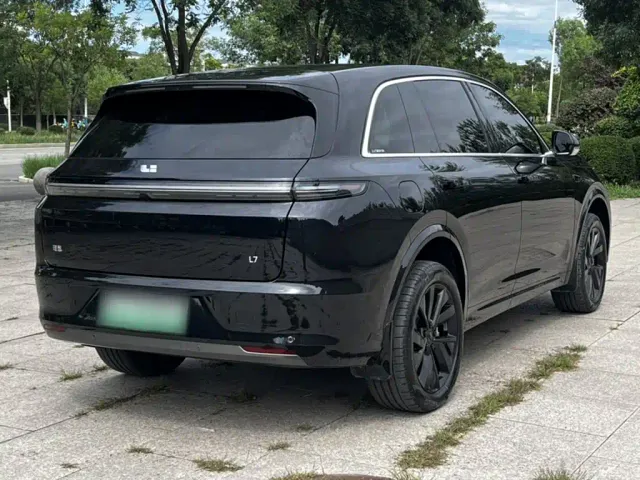 Li Auto L7 — Фото автомобиля 5