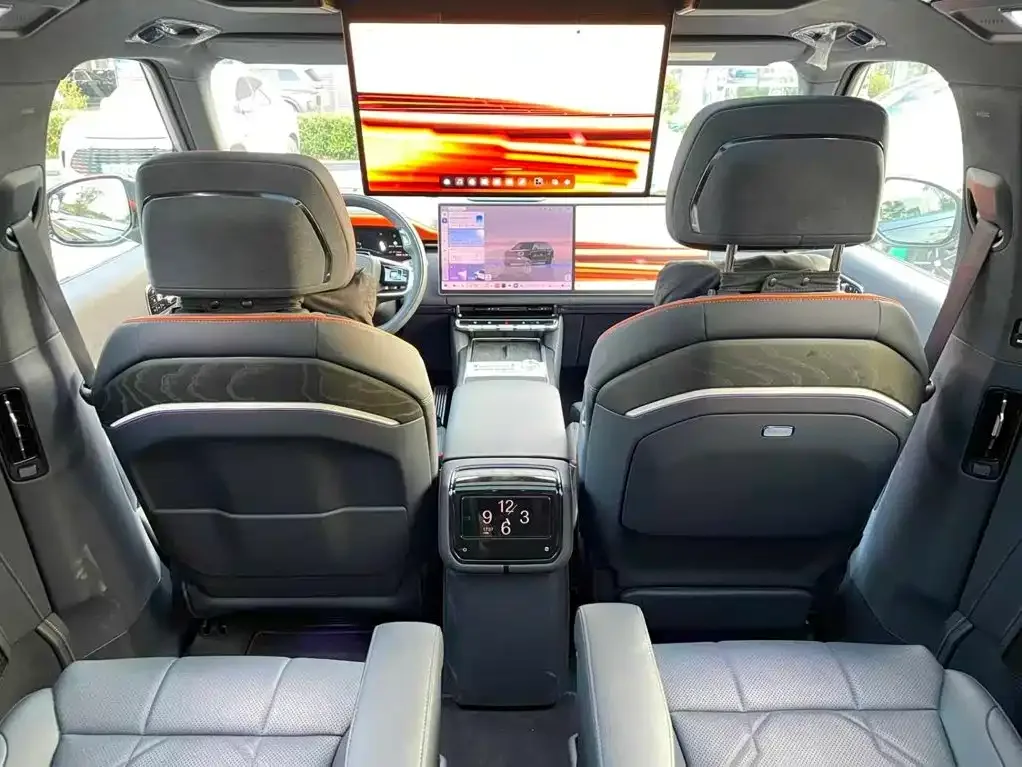 ZEEKR Zeekr 9X 2025 Model Gloss Black Edition — Фото автомобиля 7