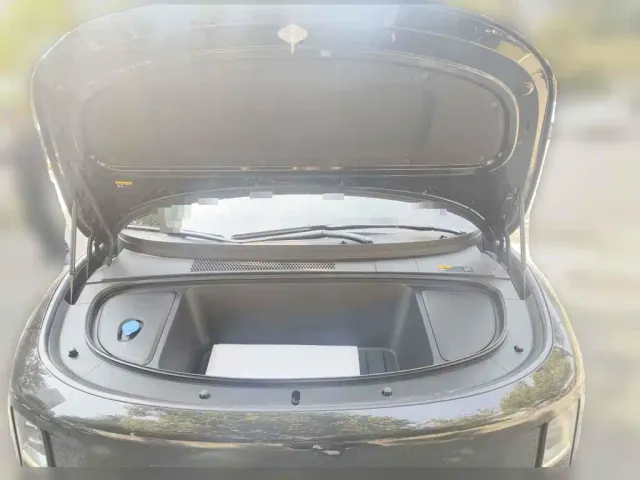 Li Auto i6 — Фото автомобиля 3