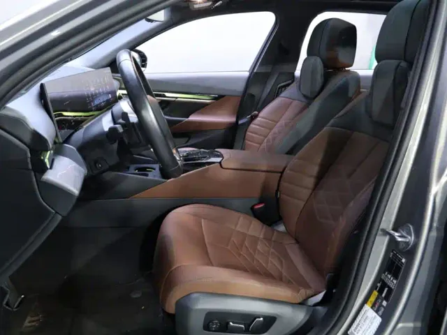 BMW i5 — Фото автомобиля 16