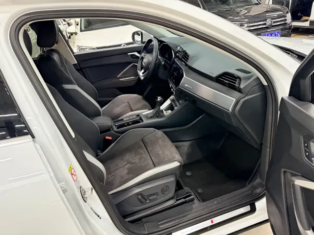 Audi Q3 — Фото автомобиля 14