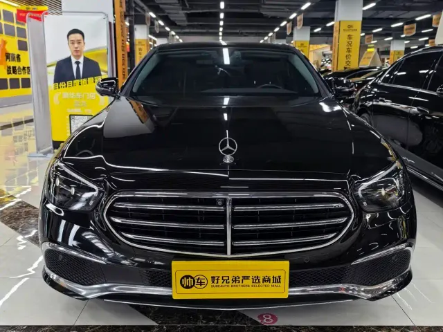 Mercedes-Benz E-Class — Фото автомобиля 2