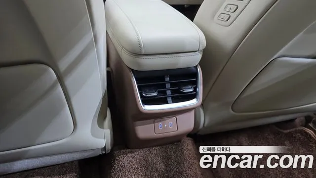 Hyundai Grandeur GN7 — Фото автомобиля 30