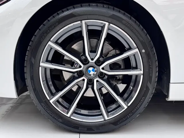 BMW 3 Series — Фото автомобиля 5