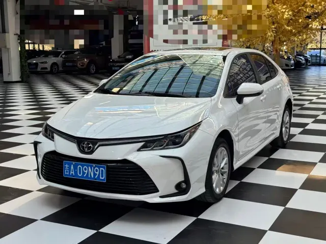 Фотография автомобиля — Toyota Corolla