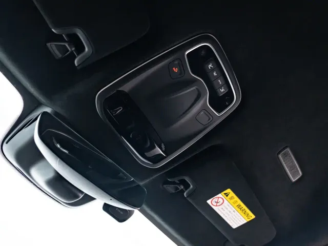Lotus Emira — Фото автомобиля 13