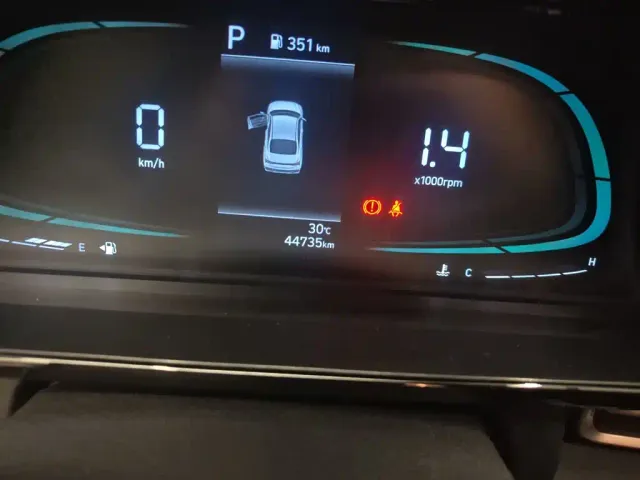 Hyundai Elantra — Фото автомобиля 4