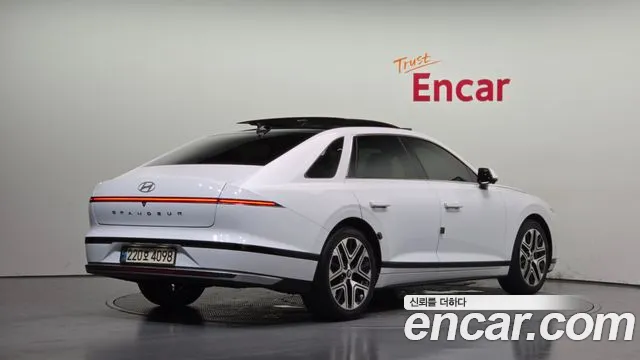 Hyundai Grandeur Grandeur (GN7) 2.5 Бензин 2WD — Фото автомобиля 2