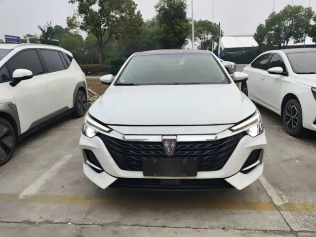 Roewe i6 MAX EV — Фото автомобиля 2