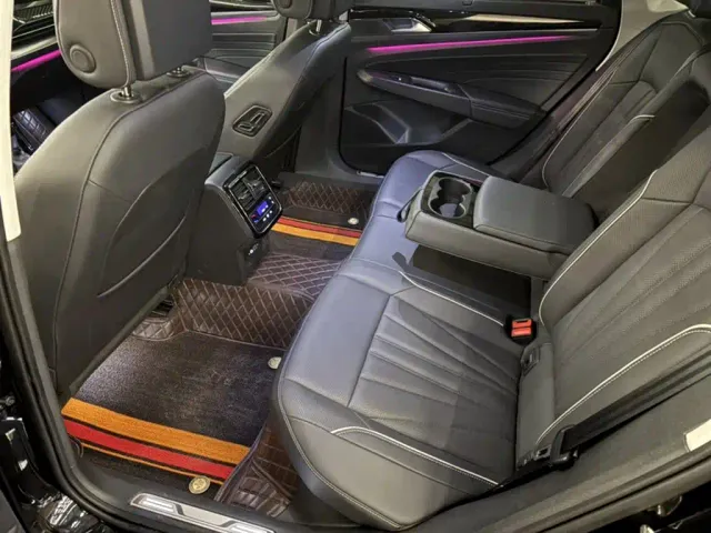 Volkswagen Passat — Фото автомобиля 15