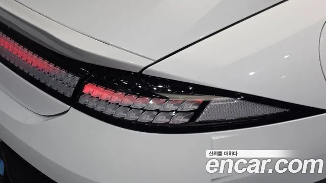 Hyundai Ioniq 6 — Фото автомобиля 8