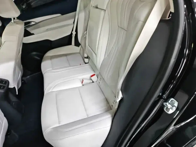 Buick Envision Plus — Фото автомобиля 16