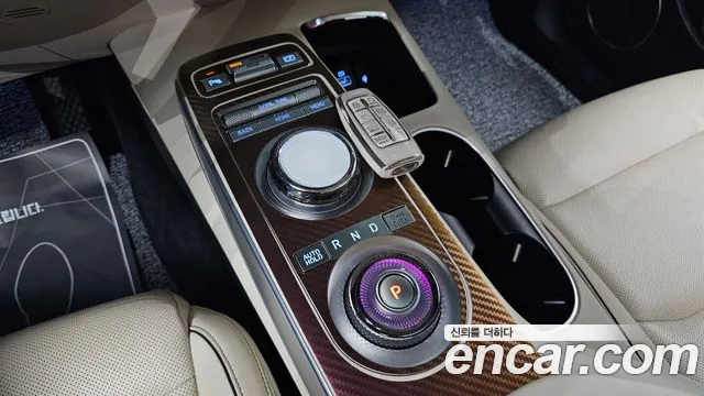 Genesis GV70 — Фото автомобиля 9